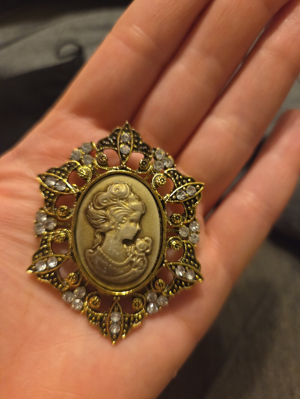 Antique-Style Gold Cameo Brooch Pin with Clear Crystals - Women Jewelry